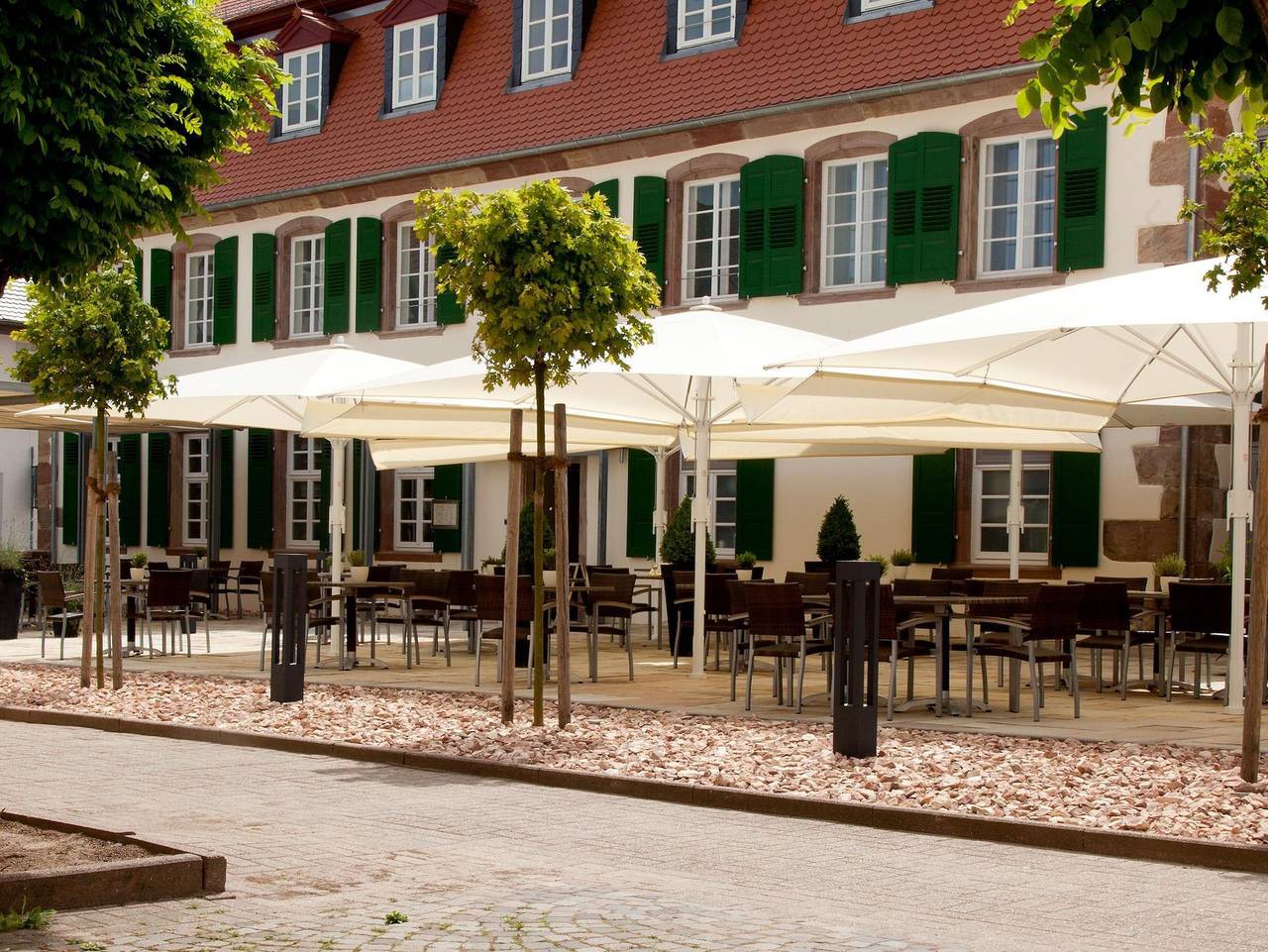 Schlosshotel Bergzaberner Hof - Doppelzimmer, Dusche oder Bad, Wc in Bad Bergzabern, Südliche Weinstraße