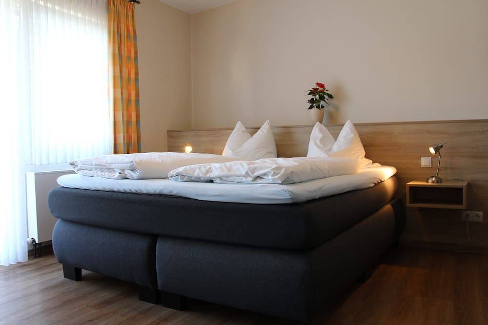 Ganze Wohnung, Ferienwohnung / Wandern / sightseeing in Laacher See, Nickenich