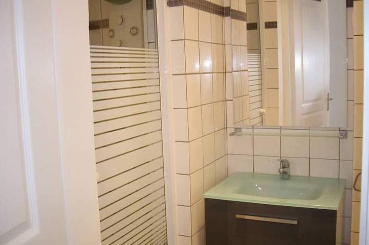 Entire apartment, Apartment with garden by the sea in Marseille, Marseille region