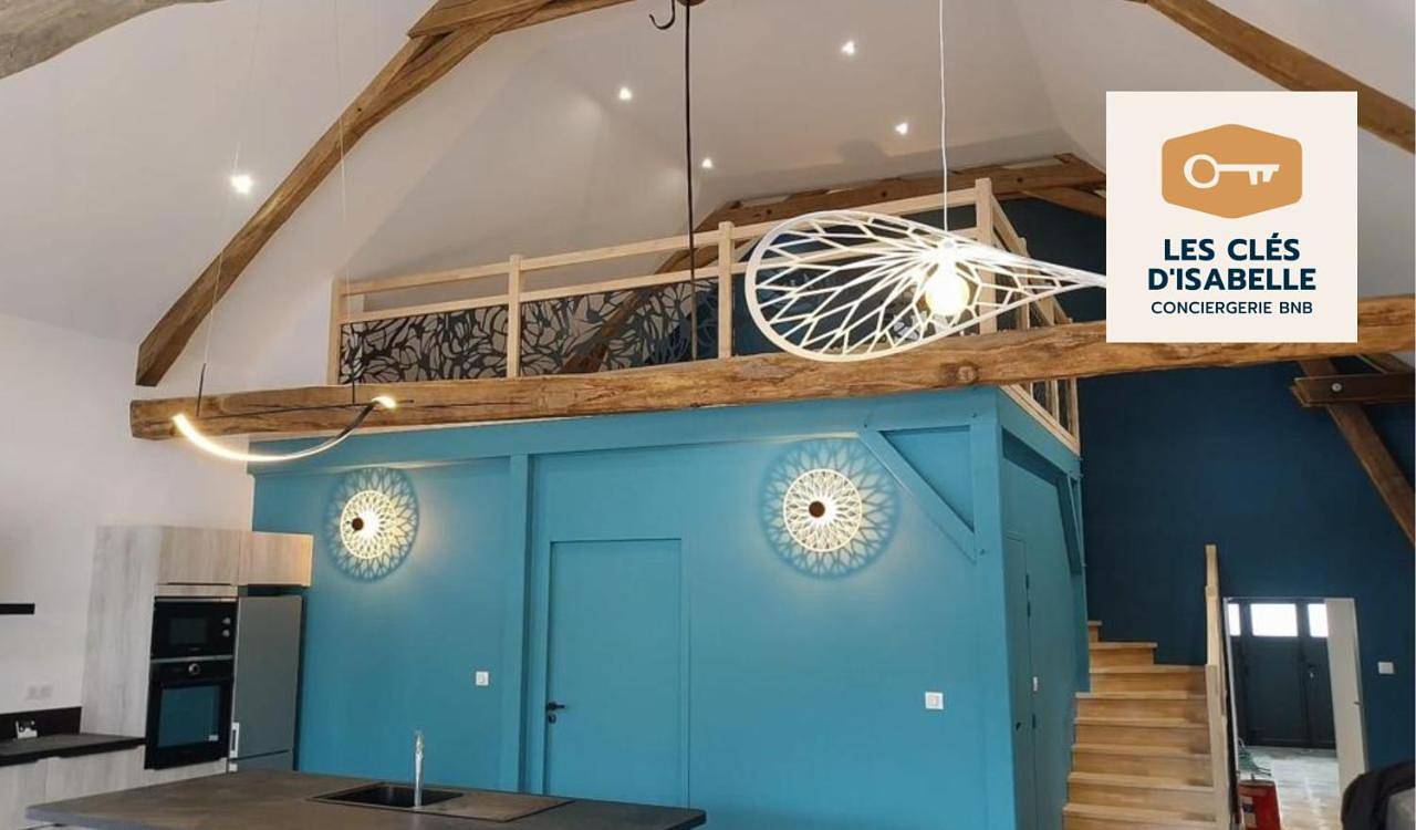 Four-Bedroom House in Dun-le-Palestel, Région de Guéret