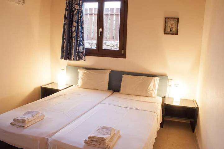 Location de vacances pour 8 personnes, avec terrasse et jardin, animaux acceptés dans Makri Gialos - 3