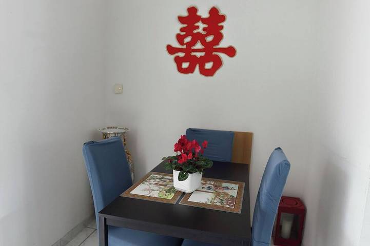 Ganze Wohnung, City-Apartment 1 - Direkt an der Fußgängerzone und dem Schlosspark Brühl gelegen in Phantasialand, Brühl