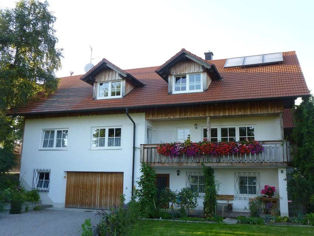 Bei den alten Linden in Oberostendorf, Bayerisch Schwaben