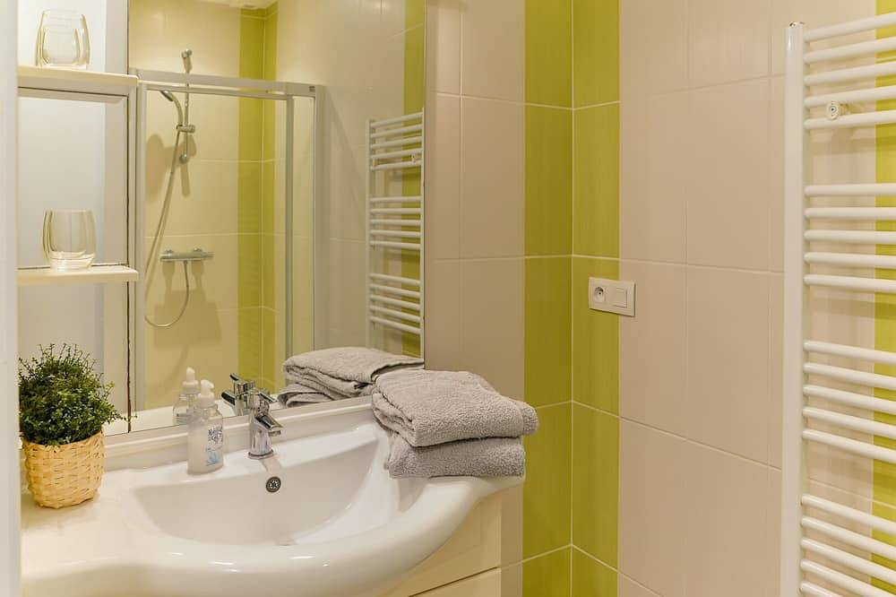 Apartamento entero, Historic center of Clisson with indoor spa in Clisson, Nantes region