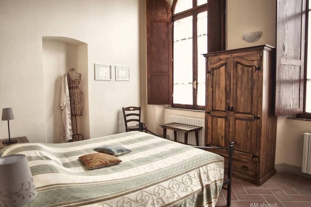 Entire apartment, Studio für 3 Personen und 2 Kinder in Massa Marittima, Grosseto Province