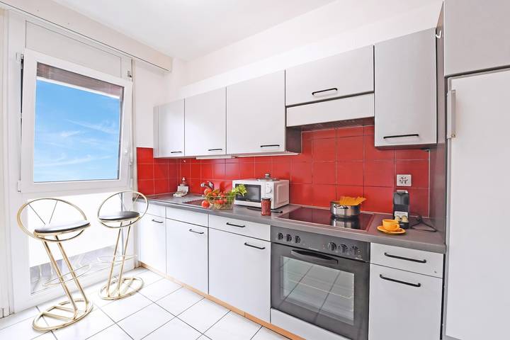 Ganze Wohnung, Imbarcadero Apartment in Locarno with Balcony and Parking in Locarno, Tessiner Alpen