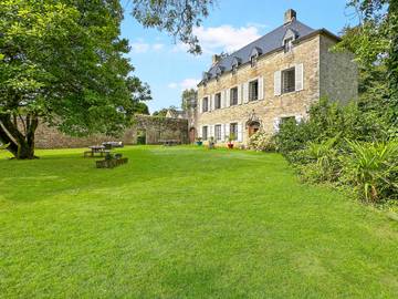Cottage pour 8 personnes, avec jardin à Pluguffan