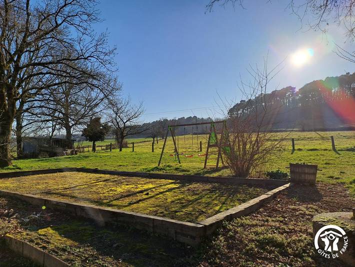 Gîte pour 9 personnes, avec jardin et terrasse, animaux acceptés à Montredon-Labessonnié - 2