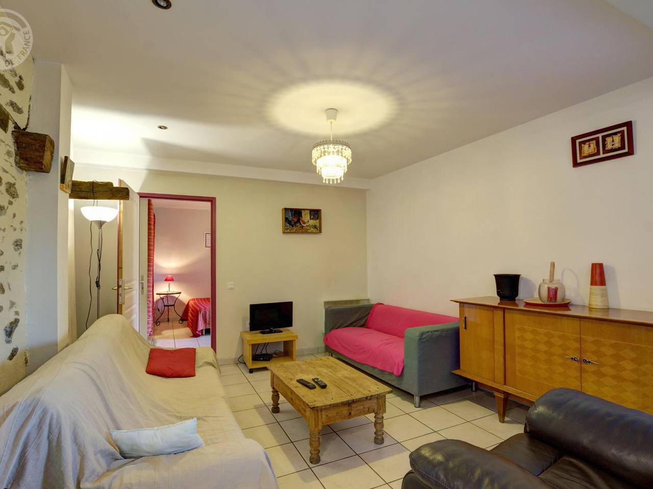 Gîte spacieux avec 2 chambres et parking à proximité du Parc du Pilat in La Terrasse-sur-Dorlay, Parc Naturel Régional du Pilat