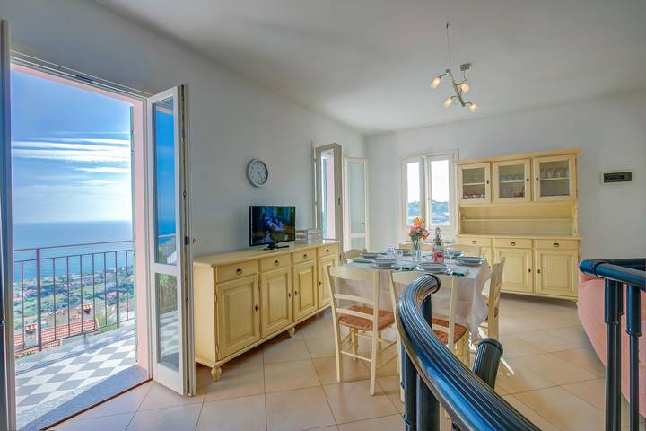 Gîte pour 6 personnes, avec vue sur l’océan et terrasse, animaux acceptés à San Remo - 3