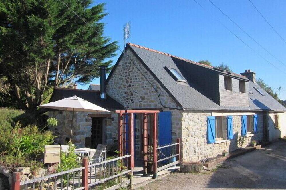Traditionelles Bauernhaus aus Stein in Camaret-sur-Mer, Iroise