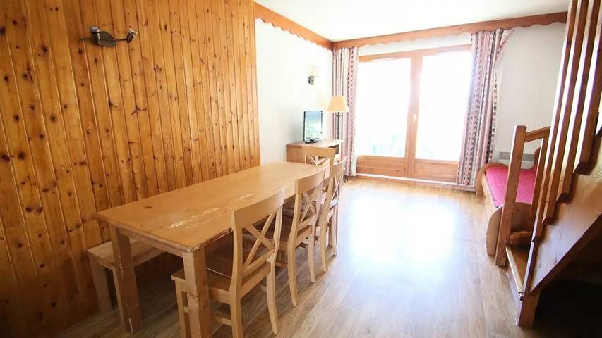 Gîte pour 7 personnes, avec terrasse ainsi que piscine et vue à Puy-Saint-Vincent - 3