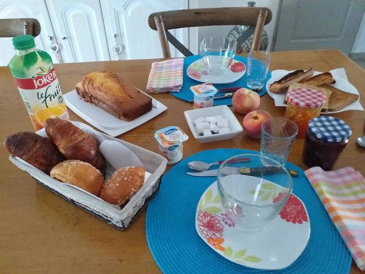 Gîte pour 2 personnes, avec vue ainsi que jardin et piscine à Saint-Privat-des-Vieux - 4