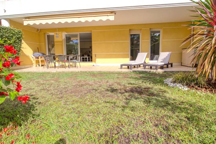 Gîte pour 4 personnes, avec terrasse ainsi que jardin et piscine à Vallauris - 3