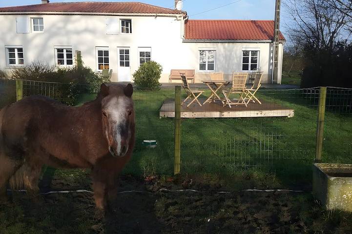Location de vacances pour 5 personnes, avec Terrasse et Jardin à Bournezeau