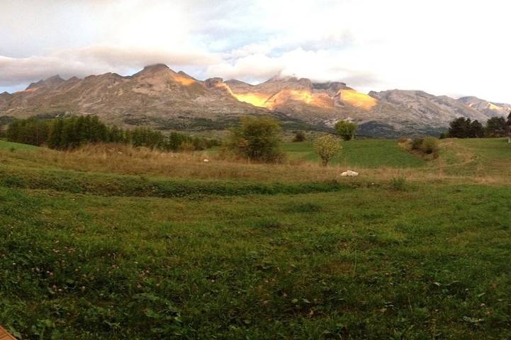 Entire apartment, Apartment 6/7 pers. Rental from Sunday to Sunday in La Joue du Loup, Le Dévoluy