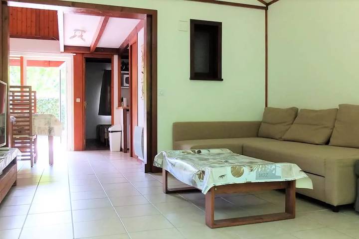 Chalet pour 4 personnes, avec piscine et jardin à Gujan-Mestras