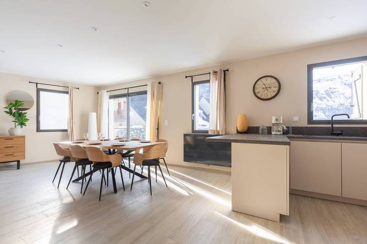 Gîte pour 7 personnes, avec balcon, adapté aux familles à Loudenvielle - 4