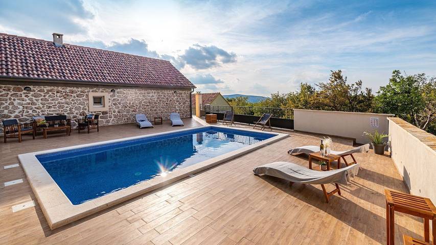 Ferienhaus für 6 Personen, mit Garten und Pool in Jasenice - 2
