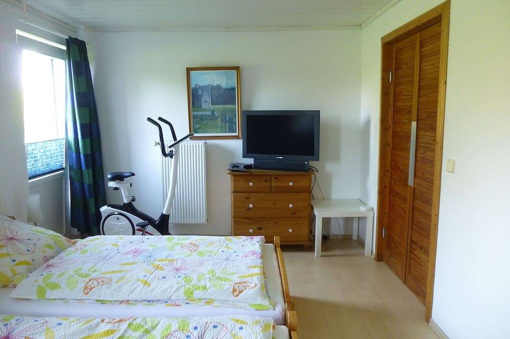 Ganze Wohnung, Stöterau: ebenerdige Fewo mit Sonnenterrasse - Ferienwohnung Stöterau in Erfde, Eider-Treene-Sorge