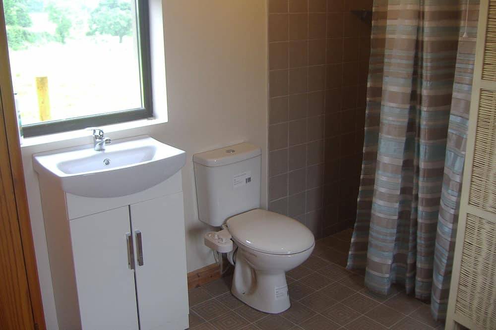 Ganze Wohnung, Zuflucht in der Landschaft auf Vorbergen von Sperrin Berge in Grafschaft Londonderry