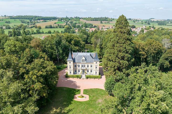 Gîte pour 12 personnes, avec jardin dans Magnet
