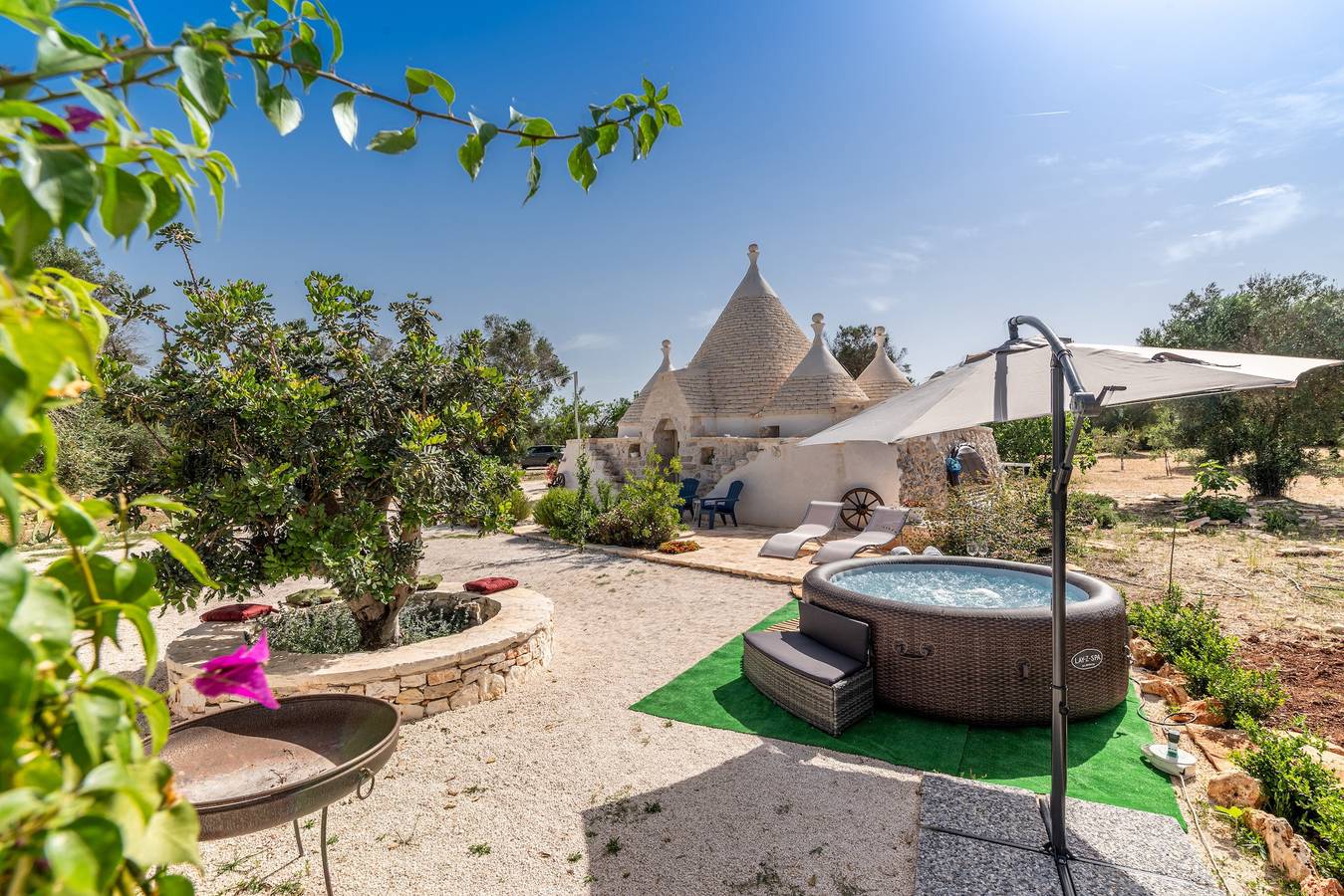 Casa Vacanze 'Il Trullo Di Mariangela' con giardino privato, Wi-Fi e aria condizionata in Ceglie Messapica, Salento