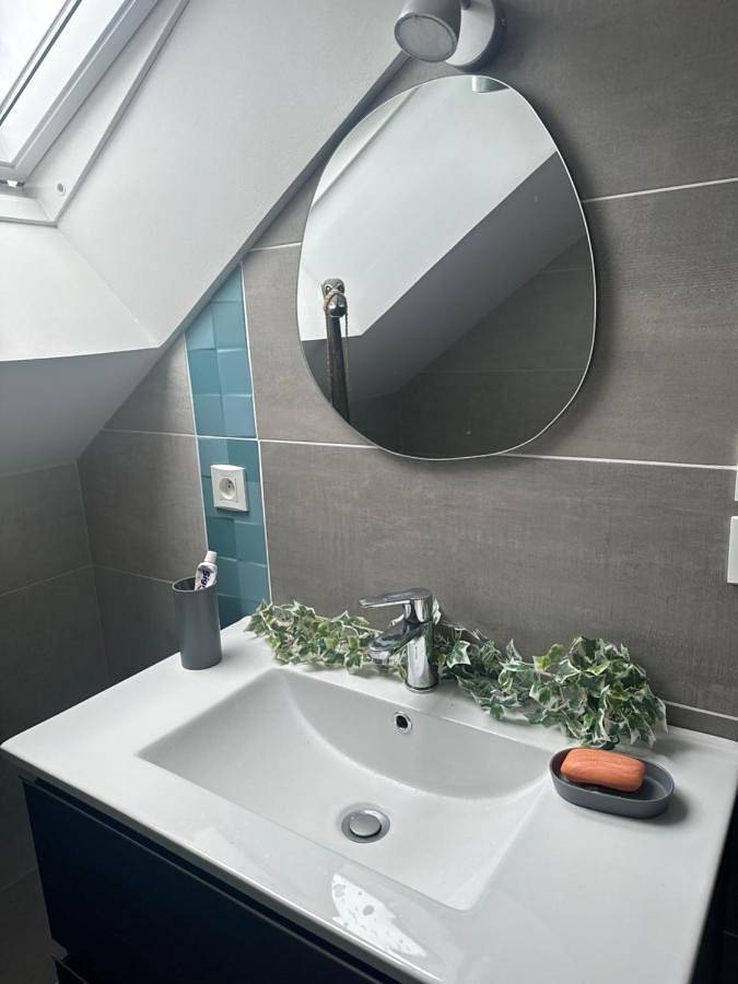 Gîte pour 2 personnes, avec jardin et terrasse ainsi que vue sur le lac et vue à La Milesse - 4