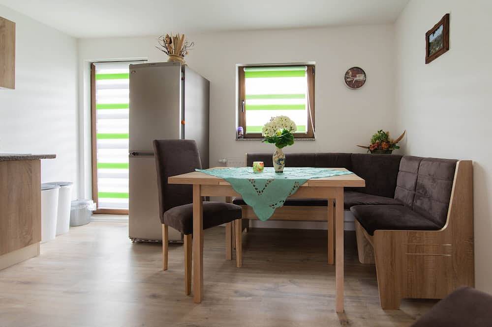 Ganze Wohnung, Ferienwohnung \"Thommy\" - Ruhige Lage in wunderschöner Kulisse in Bad Schlema, Erzgebirge