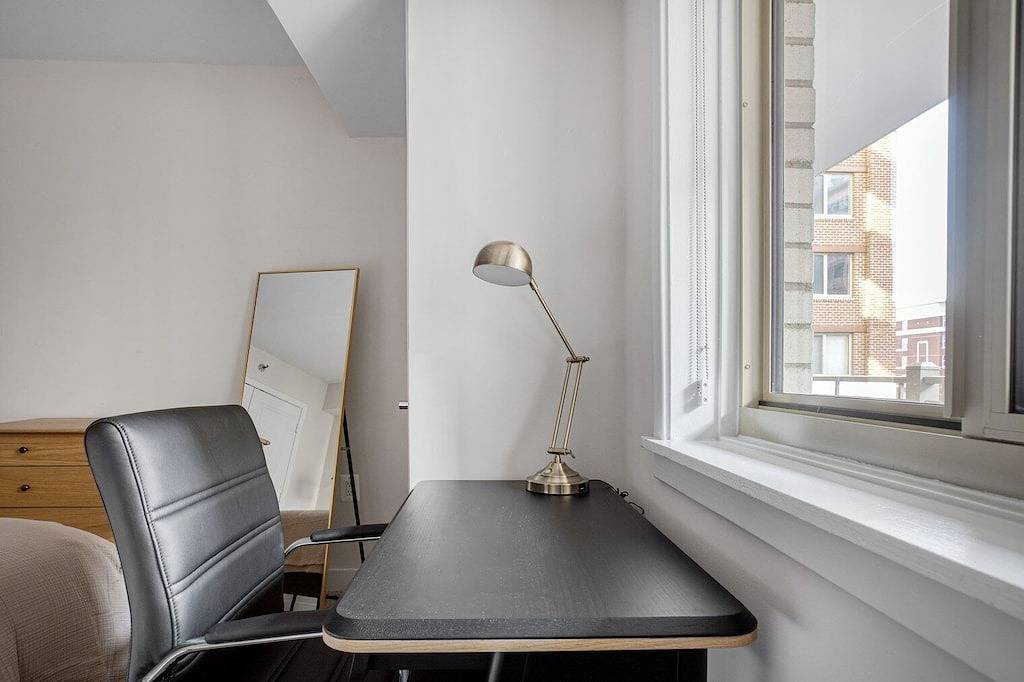 Ganze Wohnung, Hip Ballston 1Br w/ Pool, W/D & Gym, walk to Bars & Metro, by Blueground in Arlington (VA), Arlington County