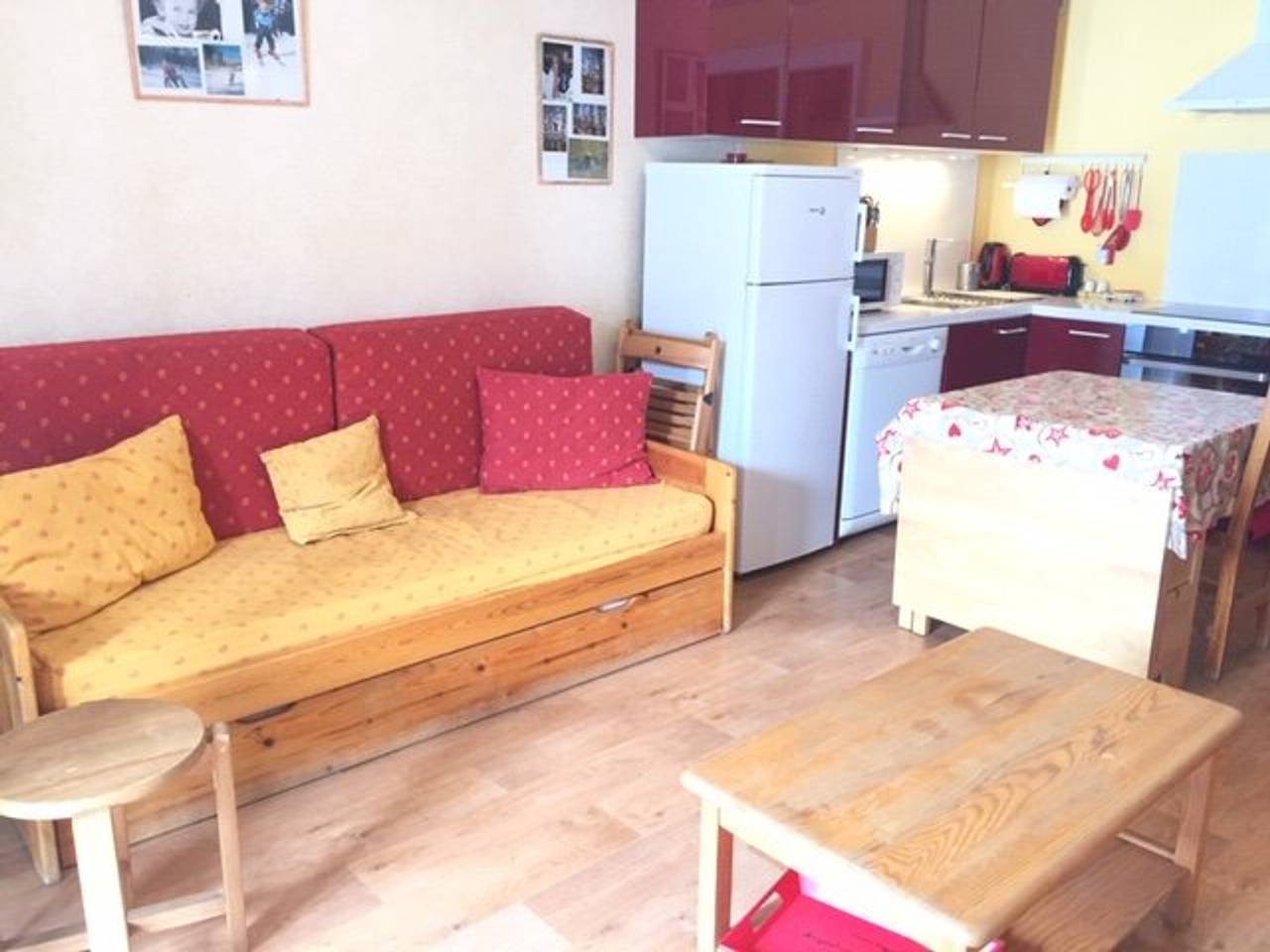 Apartamento entero, Estudio para 4 pers. a pie de pista con balcón, se admiten mascotas in Station de Risoul, Risoul