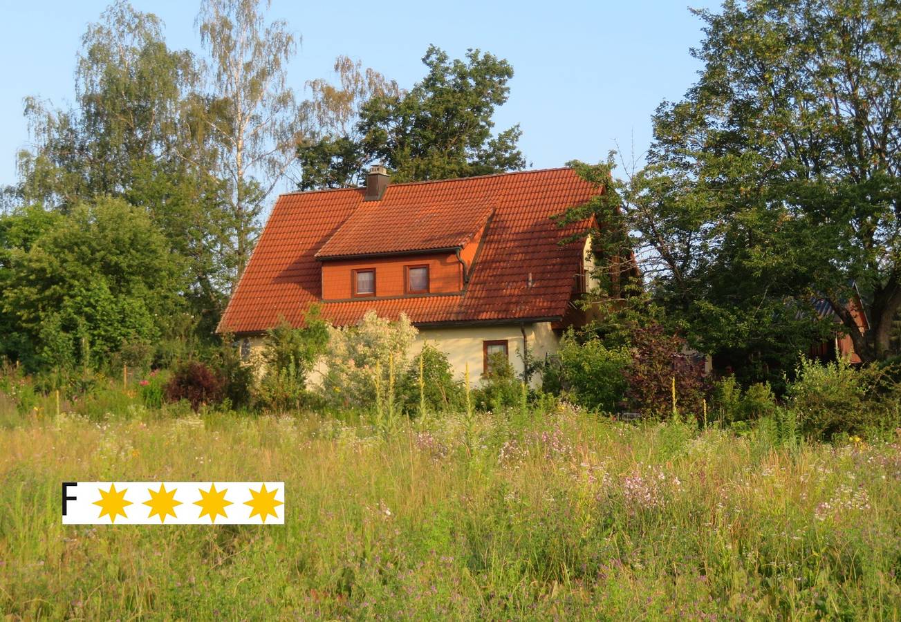 Ganze Wohnung, Ferienhaus Waldblick - Gemütliches Ferienhaus (125qm) mit Balkon und Garten in Hohenberg an der Eger, Landkreis Wunsiedel im Fichtelgebirge