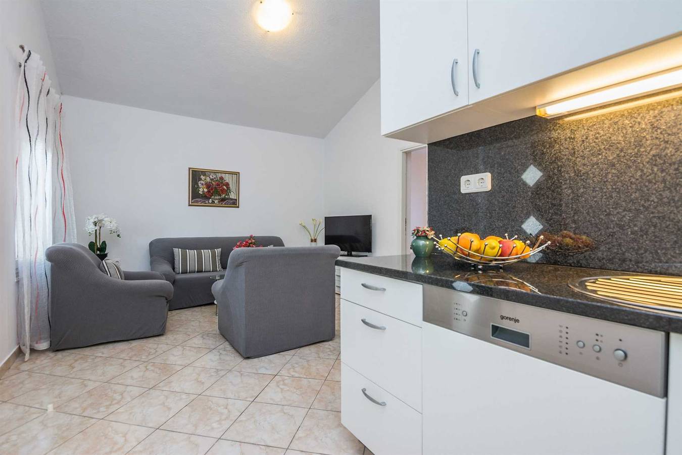 Ganze Wohnung, Wohnung in ruhiger Lage | für 4 Personen | 20 m vom Strand entfernt in Vir