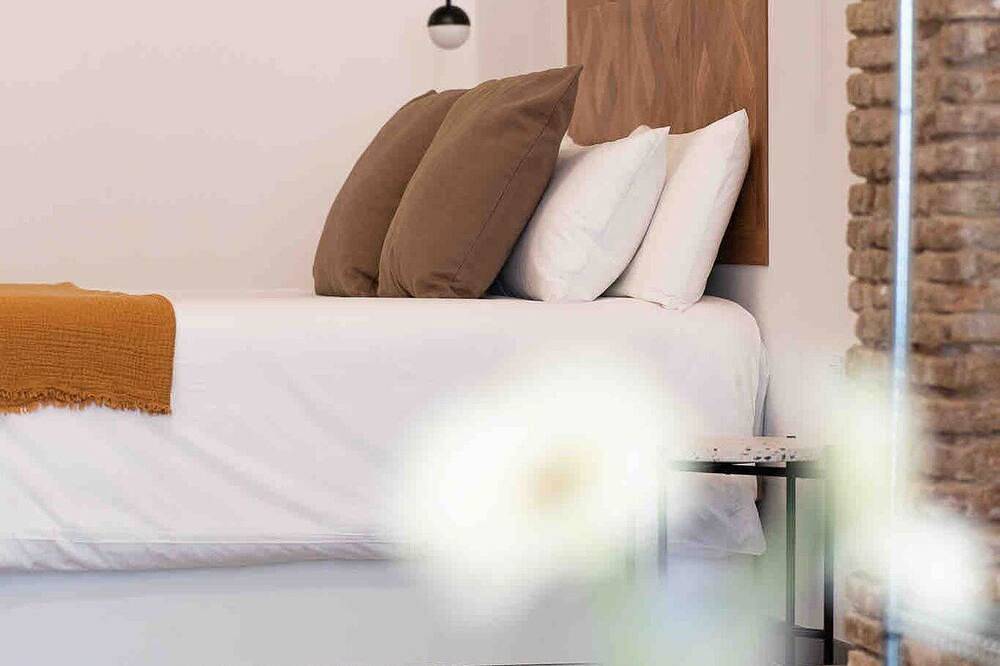 Apartamento entero, Loft in El Botànic, steps from Valencia’s old town in Valencia City Centre, Valencia