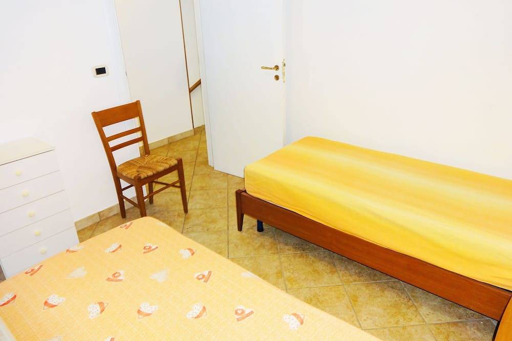Ganze Wohnung, Second floor at 300mt. sand from 4 places in Lido Marini, Golf von Tarent