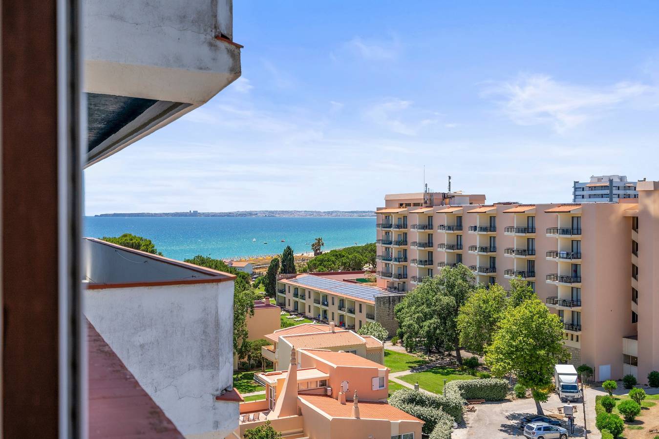 Entire apartment, Apartment 'Sunset' with Sea View, Wi-Fi and Air Conditioning in Praia do Alvor, Faro District