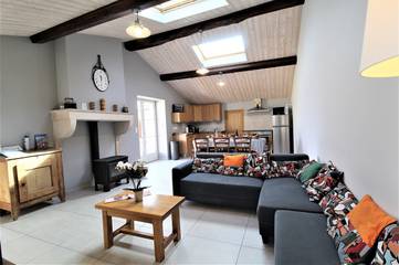 Gîte pour 6 Personnes dans Quincié-en-Beaujolais, Beaujolais, Photo 1