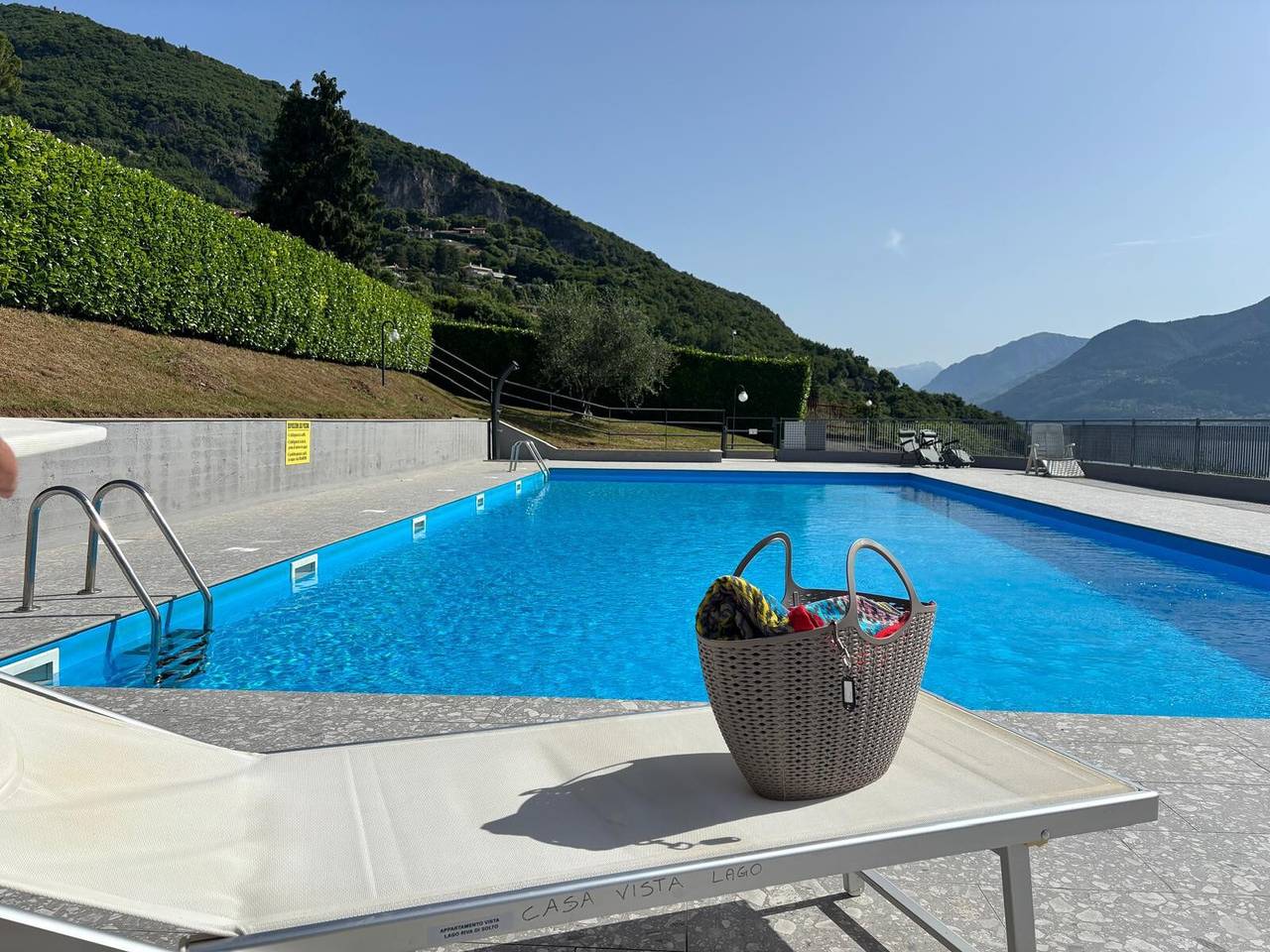 Studio entier, Studio « Water's K I S S » avec piscine partagée, Wi-Fi et climatisation in Riva di Solto, Commune de Riva di Solto
