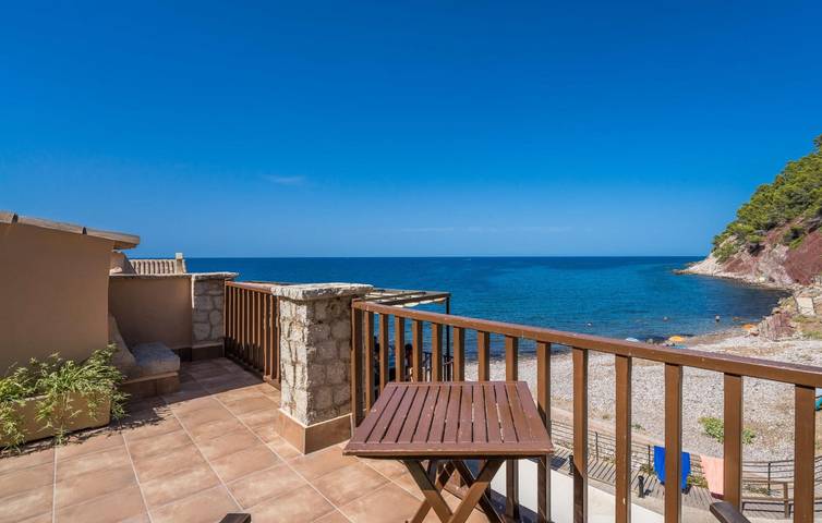 Ganze Ferienwohnung, Apartment mit Meerblick, Terrasse und Grill, 100m zum Hafen von Valldemossa in Port de Valldemossa, Valldemossa