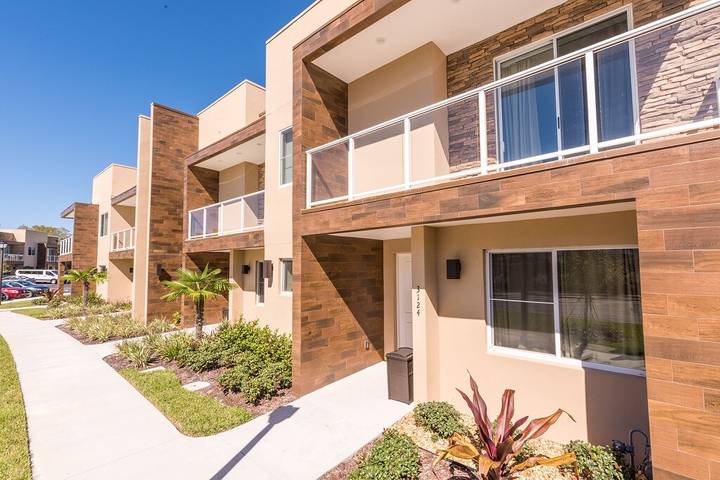 Vacation home for 6 people, with pool and balcony as well as hot tub by Disney World