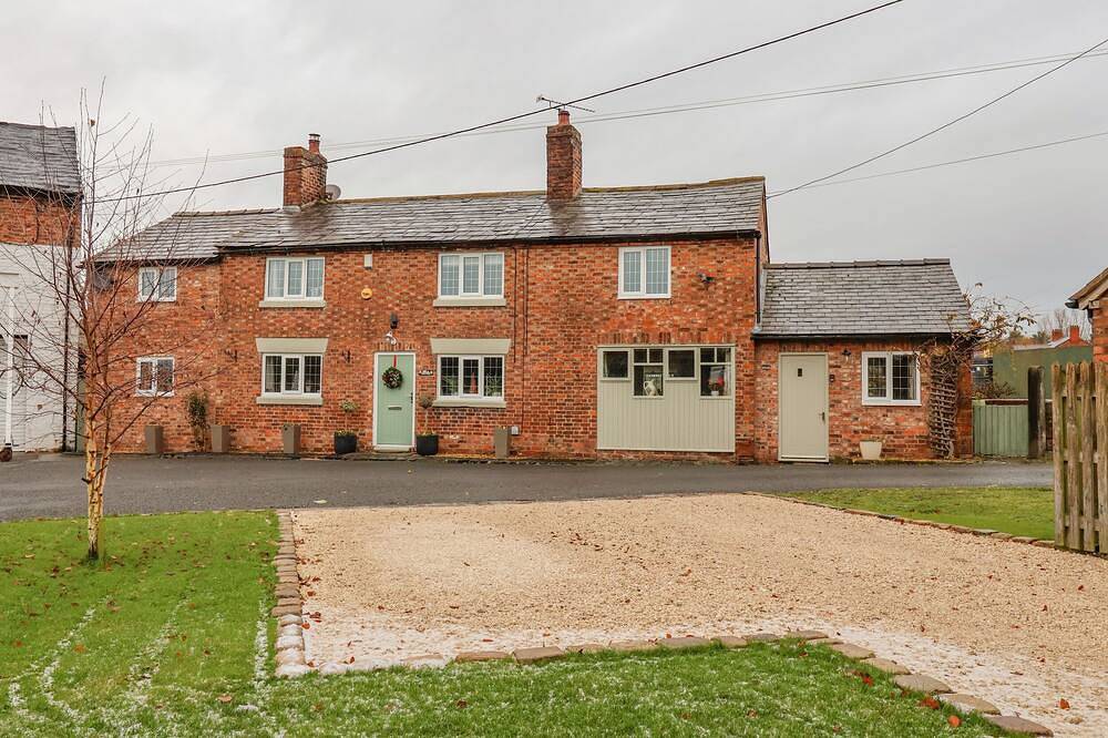 Mill Lane Cottage, family friendly, with a garden in Tarvin in Tarvin, West Cheshire und Chester