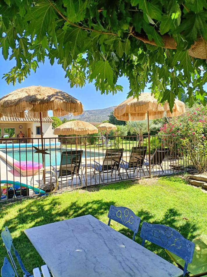 Gîte pour 4 personnes, avec jardin ainsi que terrasse et piscine à Cavaillon - 2