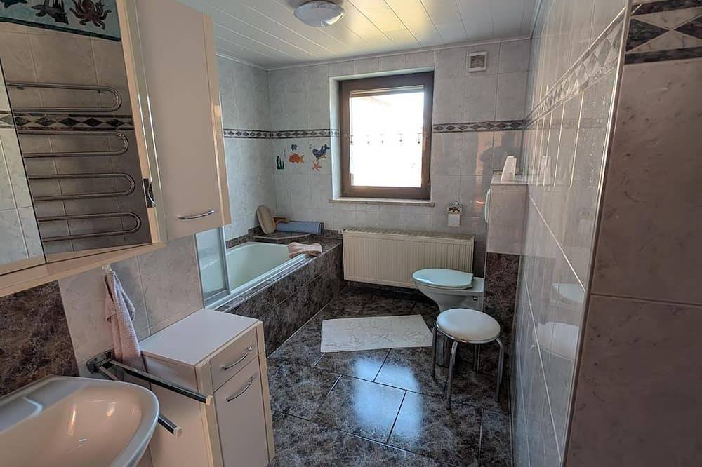Ganze Wohnung, Ferienwohnung mit 2 Schlafräumen - Ferienwohnungen Am Waldweg in Auerbach, Chemnitz und Umgebung