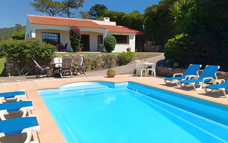Casa de vacaciones 'Casa Do Moinho' con vistas al mar, Wi-Fi y aire acondicionado in Colares, Distrito de Lisboa