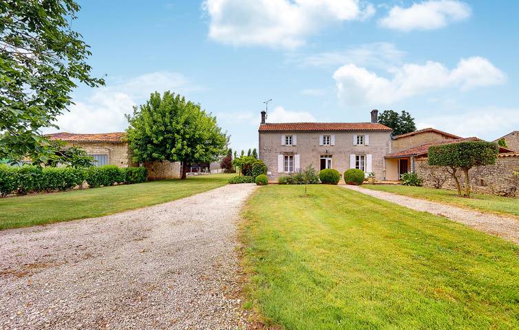 Maison de vacances pour 5 personnes, avec terrasse et jardin, animaux acceptés en Charente - 2