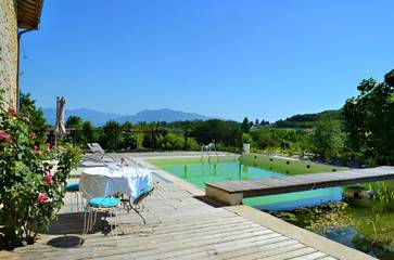 Chambre d’hôte pour 4 personnes, avec piscine et jardin dans l' Isère