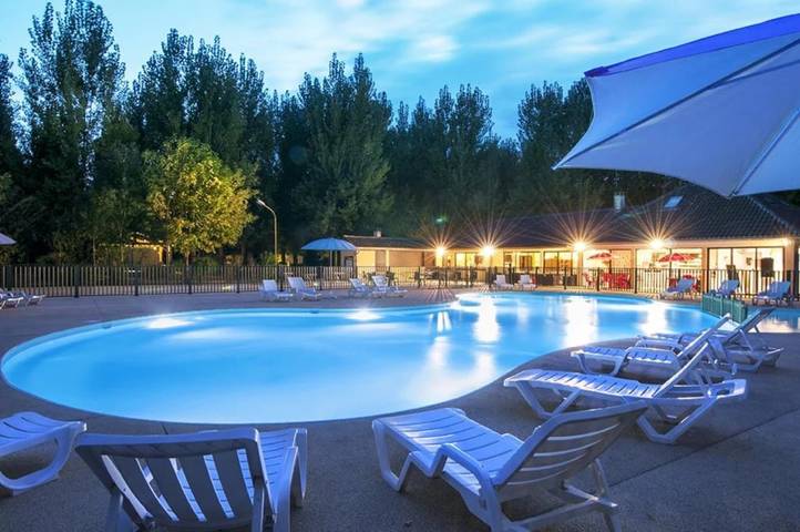 Camping pour 5 personnes, avec bassin pour enfant