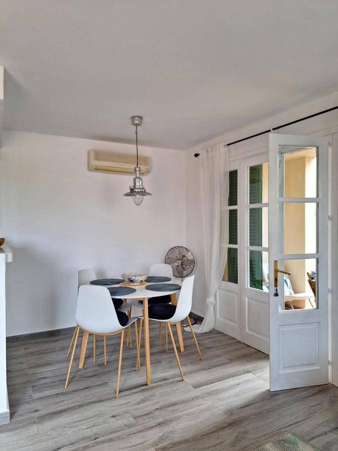 Gîte pour 2 personnes, avec jardin ainsi que vue et piscine dans Campos - 4