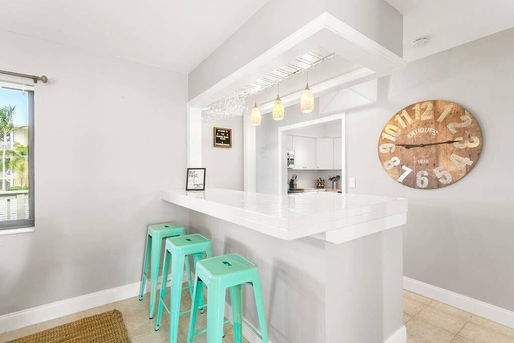 Ganze Wohnung, Waterfront Condo, 5 Minuten zu Fuß zum Strand! in Pompano Beach, Broward County