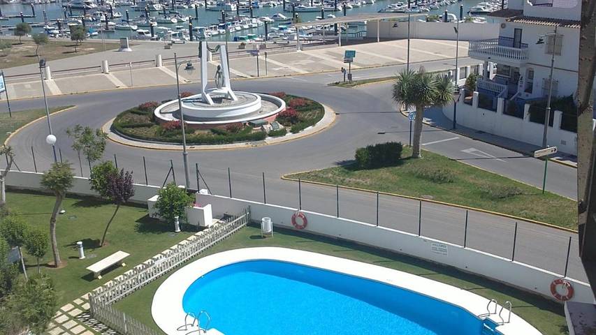 Ferienwohnung für 5 Personen, mit Terrasse und Garten sowie Pool und Ausblick